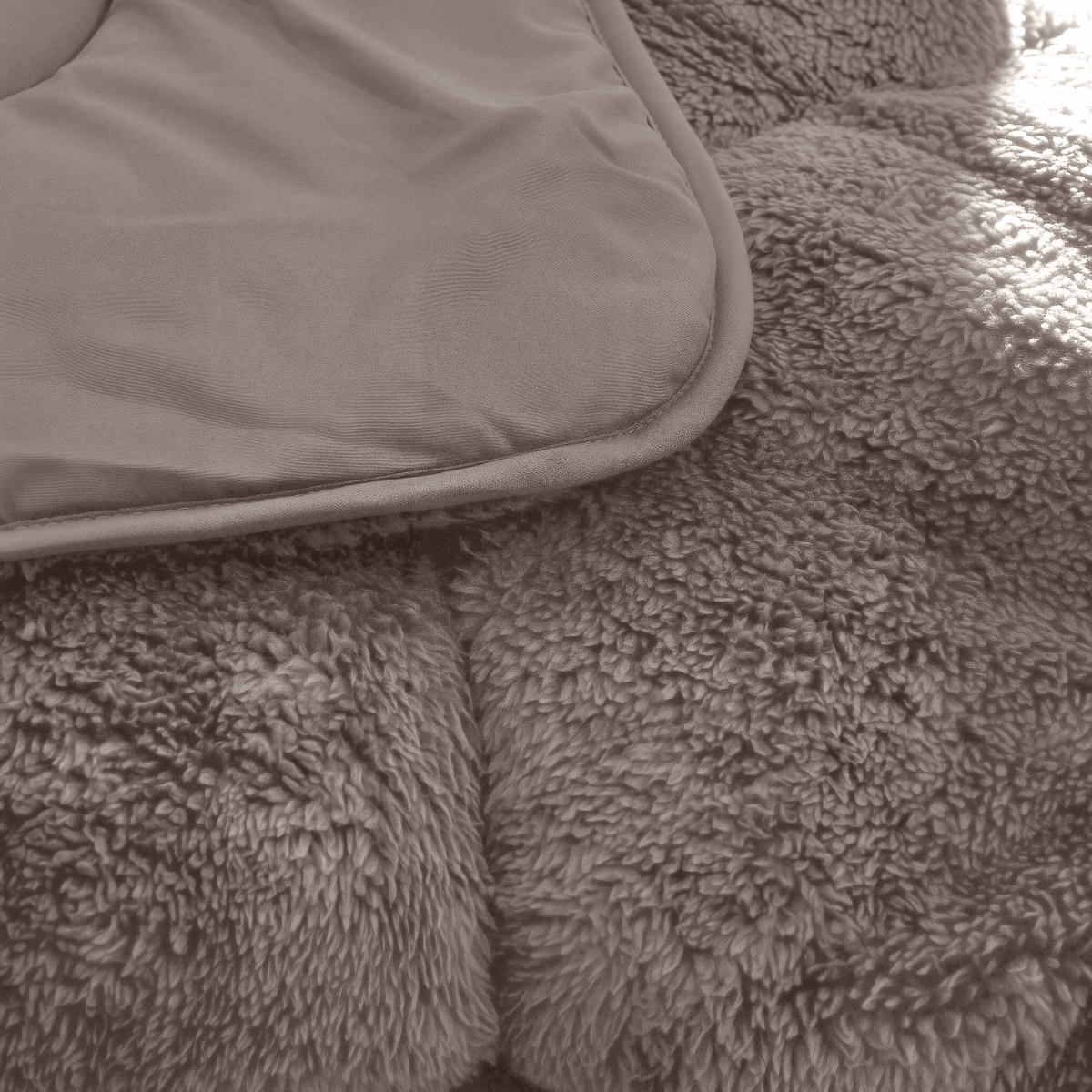 Abrigu Original Dekbed Teddy Greige - Voor het hele jaar (1+1)