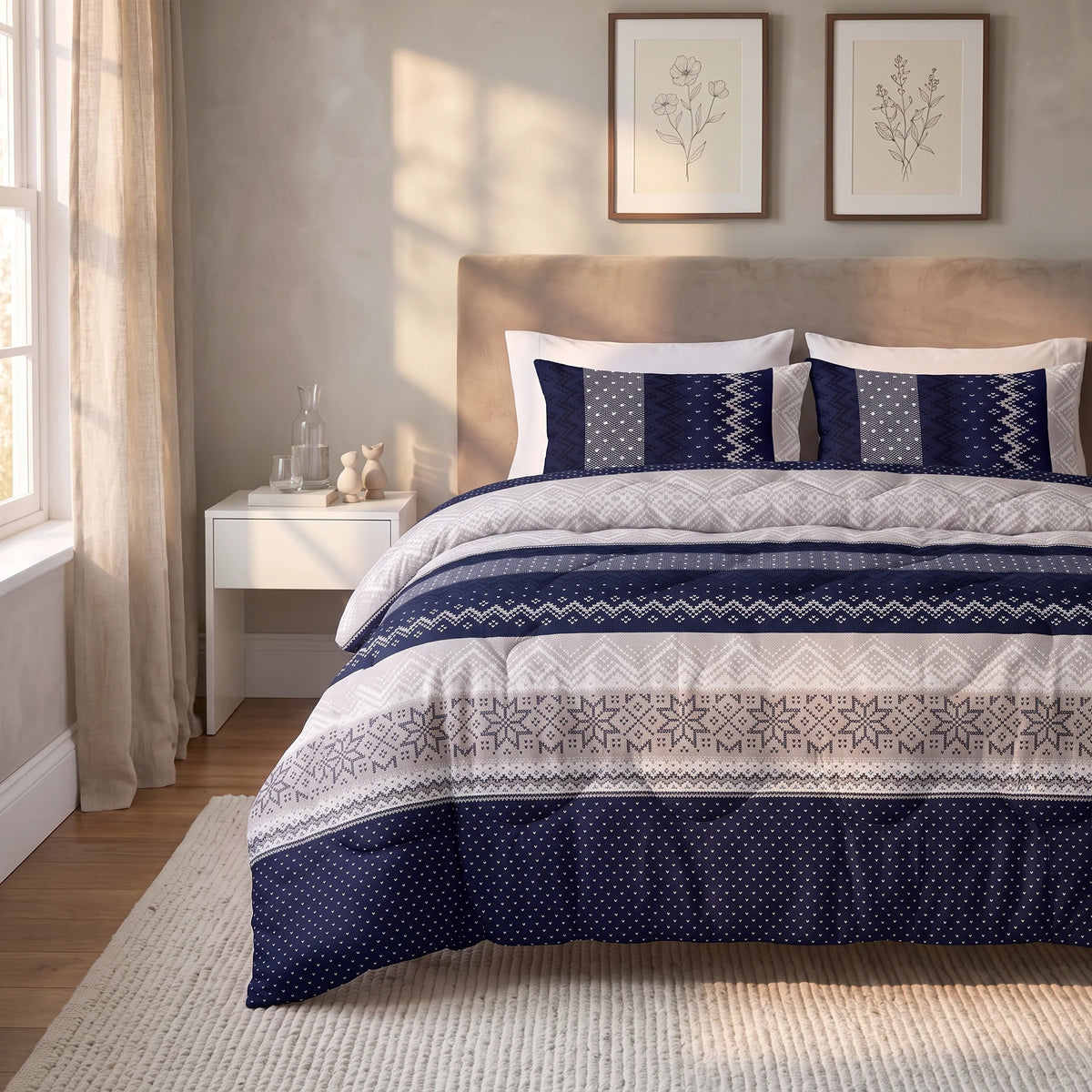 Abrigu Original Elisabeth Navy dekbed opgevouwen op witte achtergrond